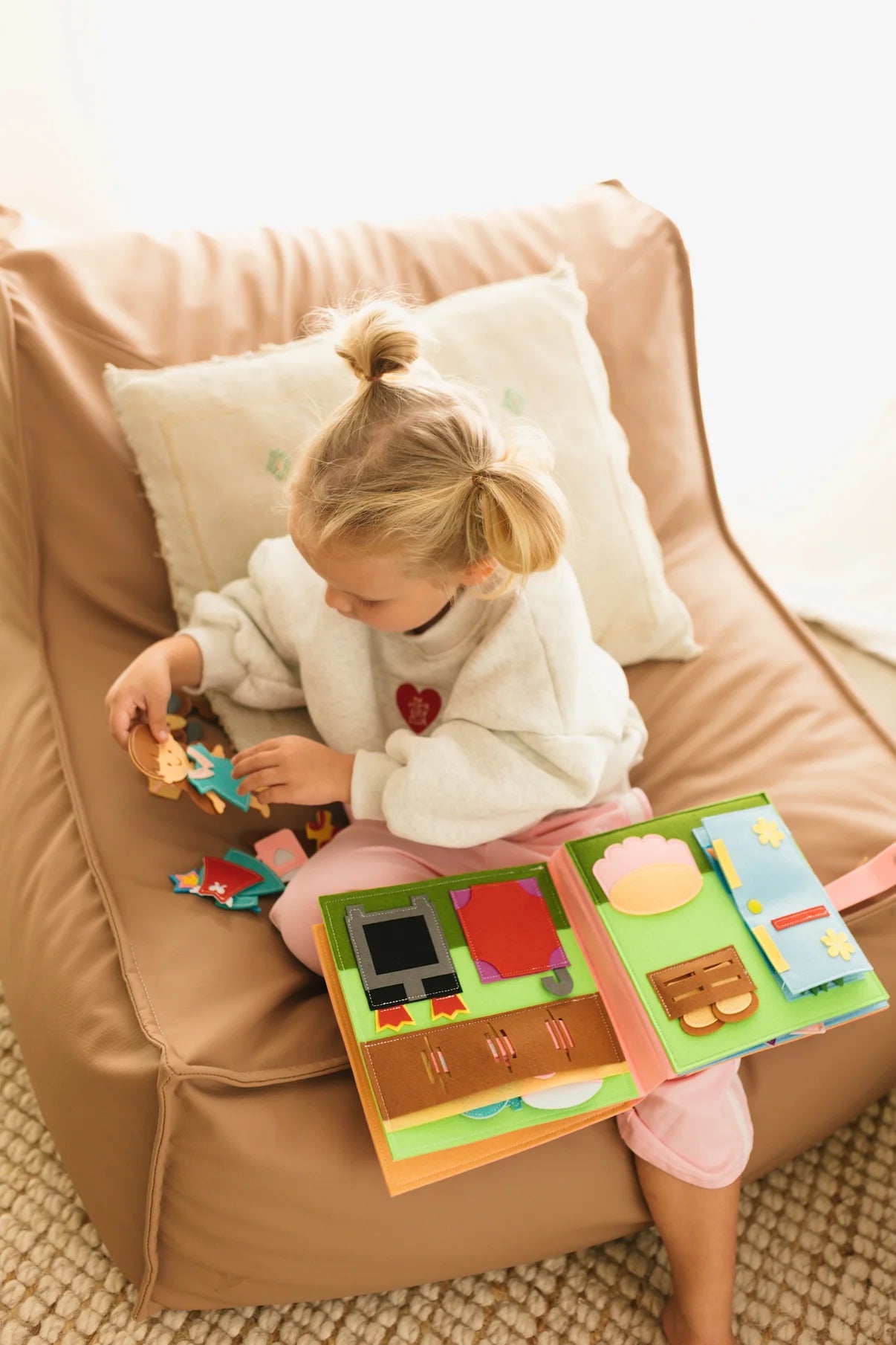 Smarty Pals - Lola Busy Book