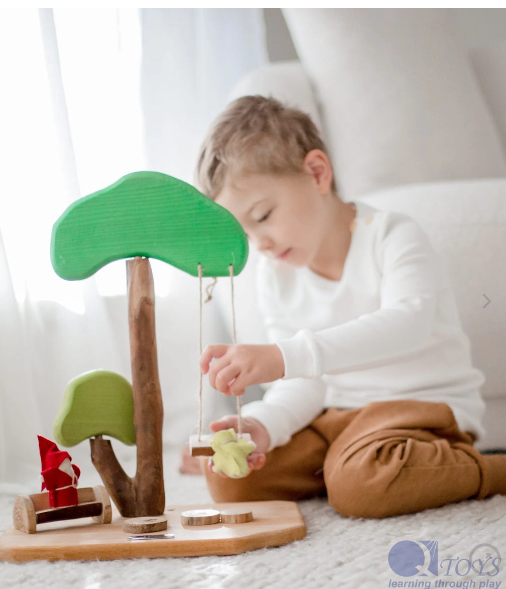 Qtoys Tree and Swing Play Set
