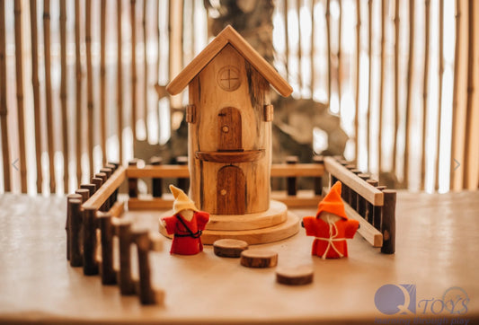 Qtoys Wooden Gnome Play House