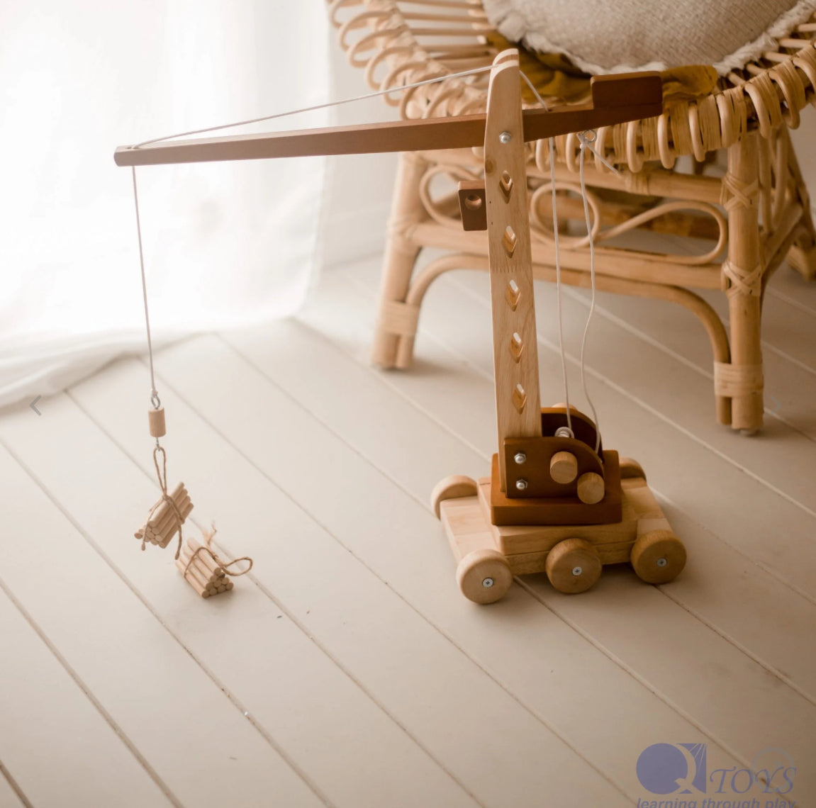 Qtoys Wooden Tower Crane
