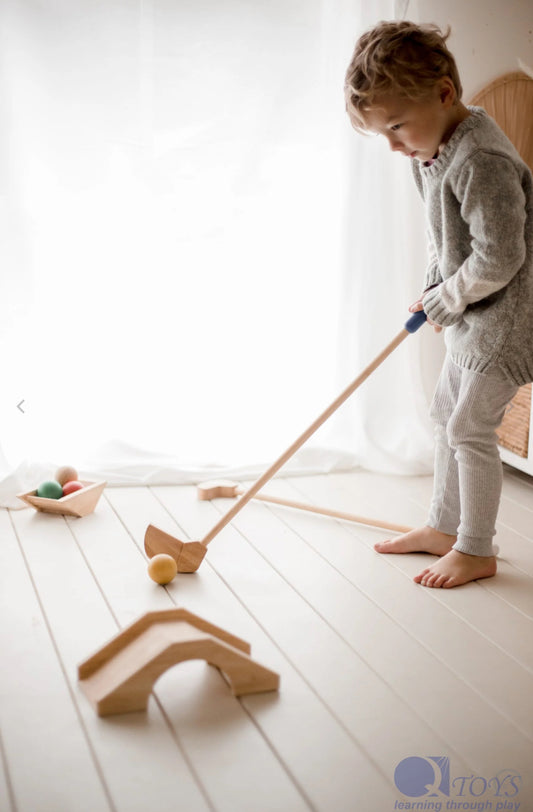 Qtoys Wooden Mini Golf Set