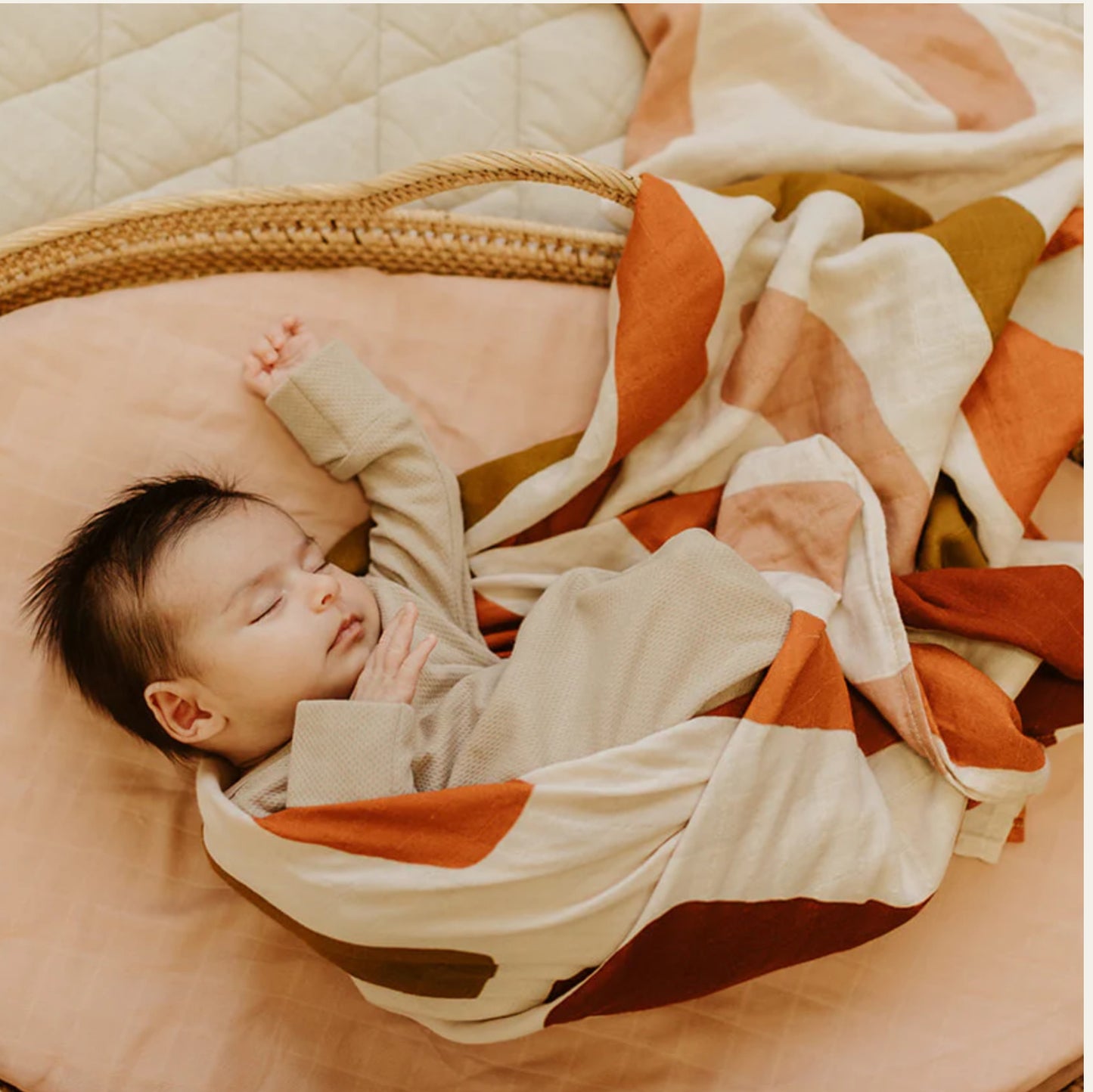 Snug as a bug & co - 100% Organic Cotton Muslin Swaddle Bohemian Rainbow