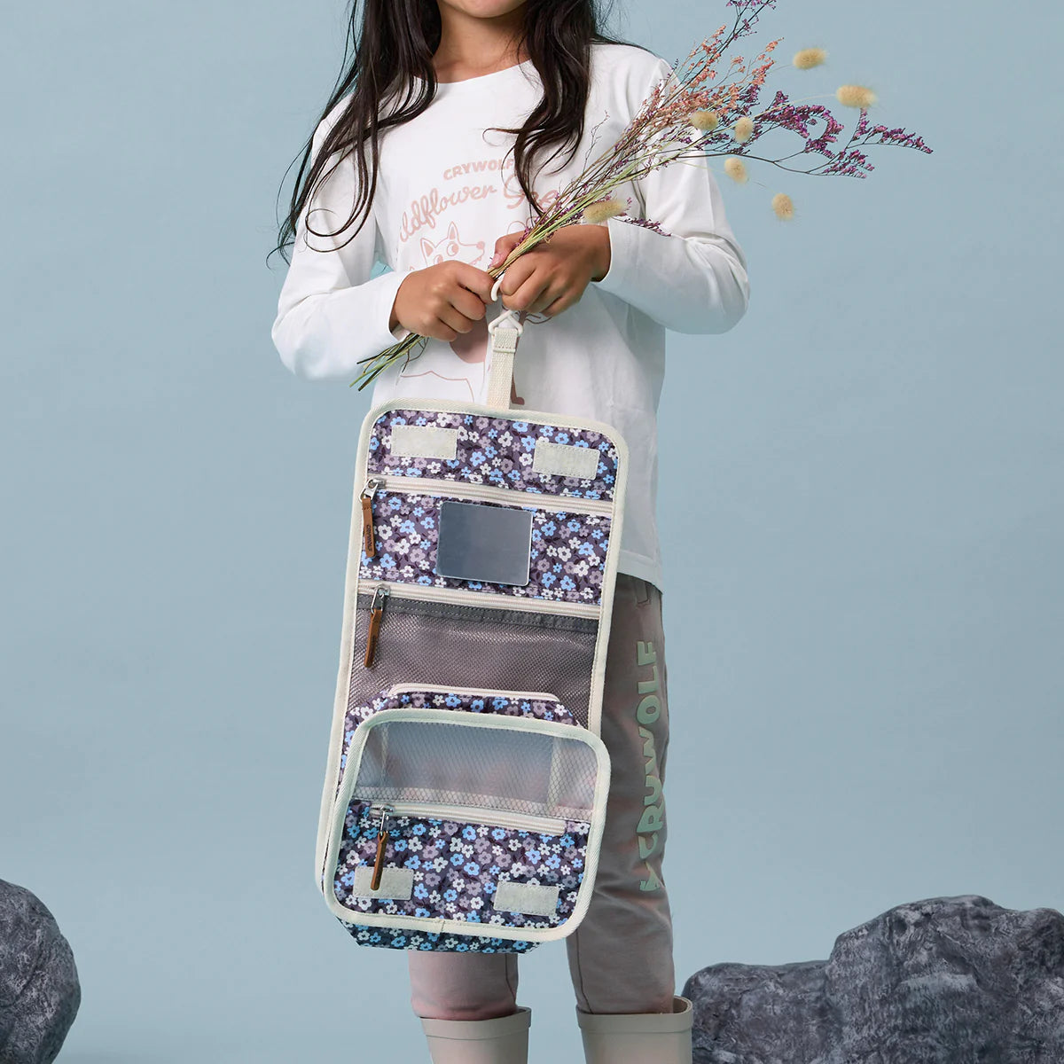 Crywolf Hanging Toiletry Bag Flower Fields