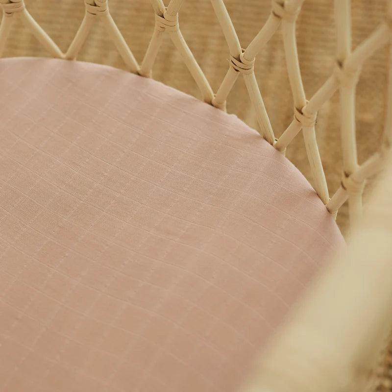 Snug as a bug & co - 100 % Organic Cotton Muslin Bassinet Sheet Rose