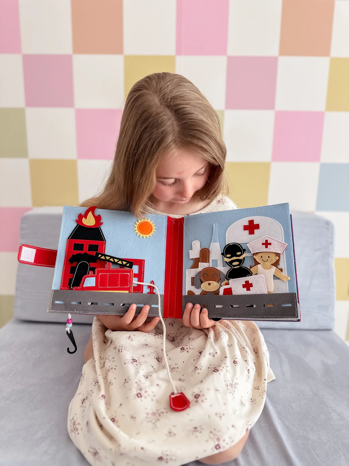 Smarty Pals - Role Players Busy Book