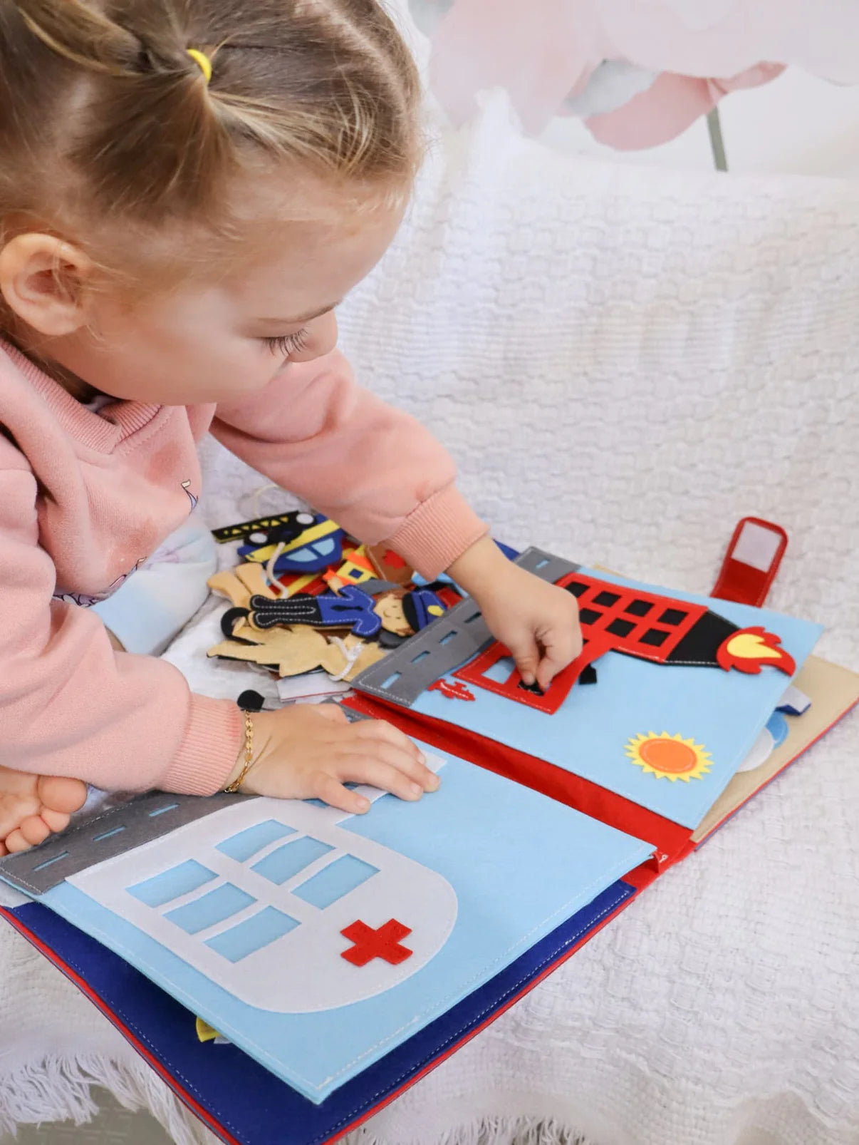 Smarty Pals - Role Players Busy Book