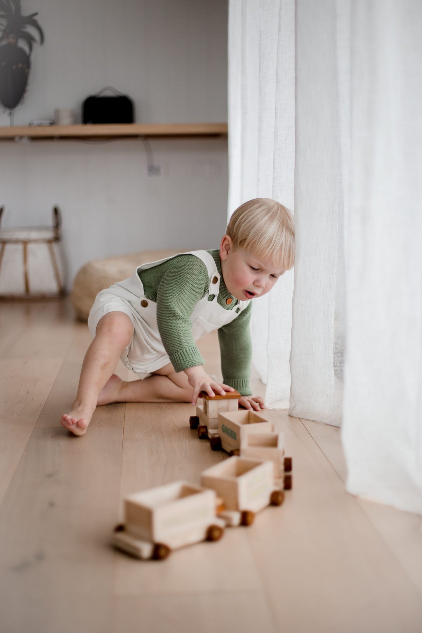 Qtoys Sorting Train & containers 2 years+