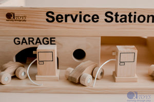 Qtoys Solid Wooden Service Station
