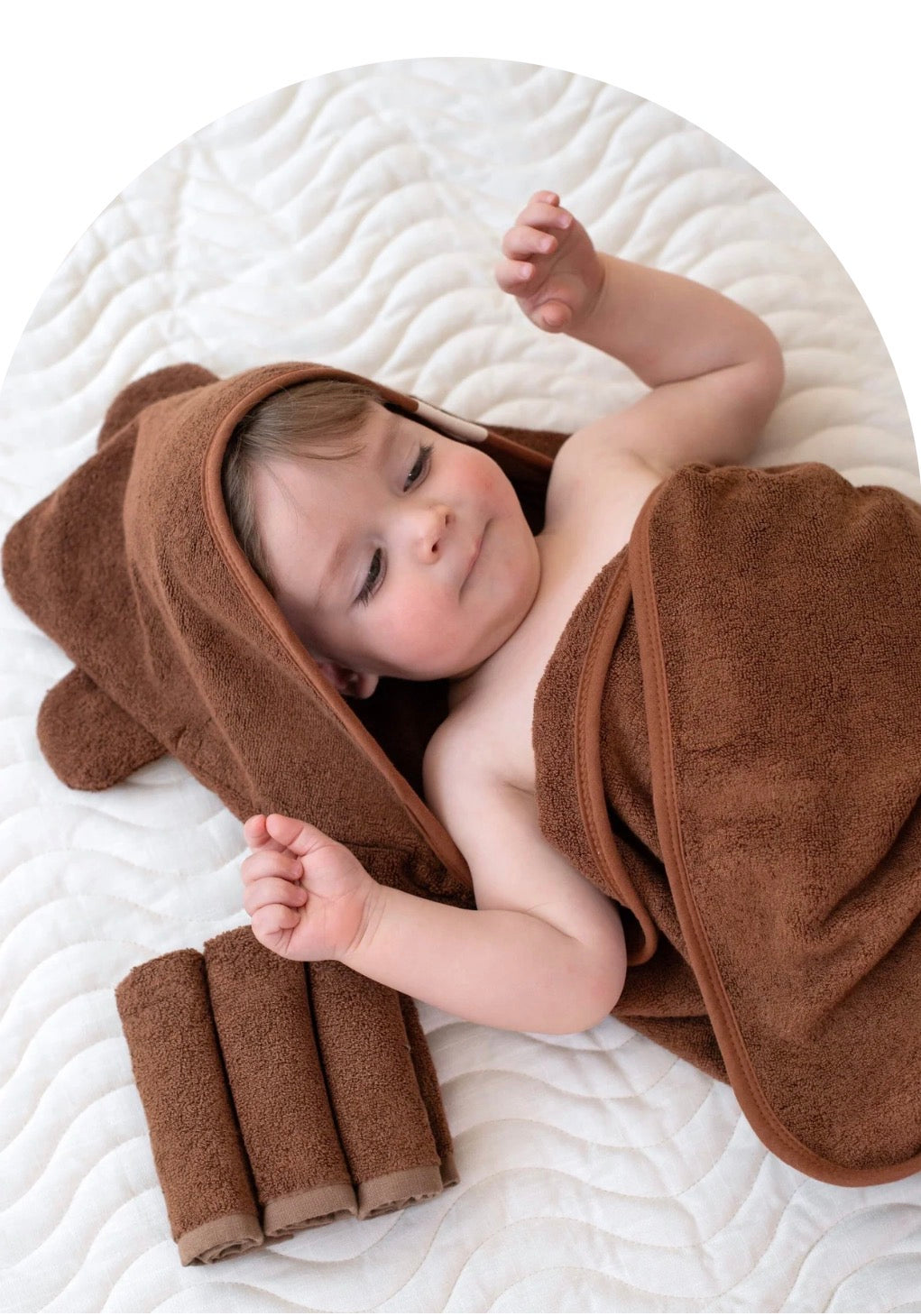 Kiin Hooded Towel. Chocolate