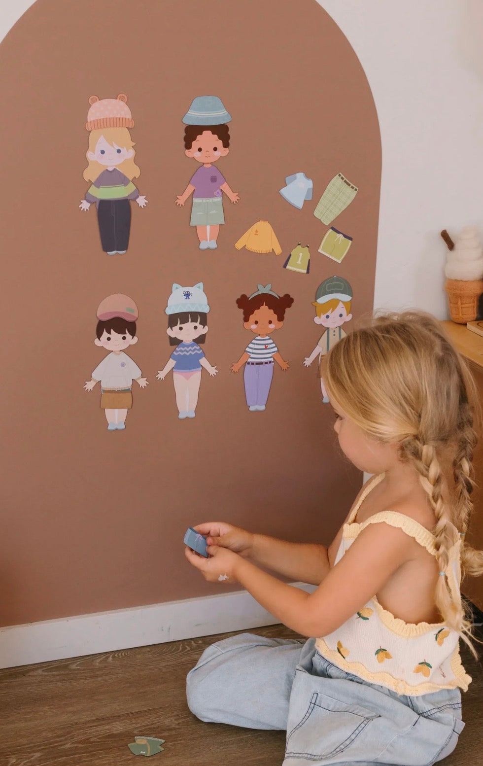 Smarty Pals Magnetic Play Wall Decal - Clay