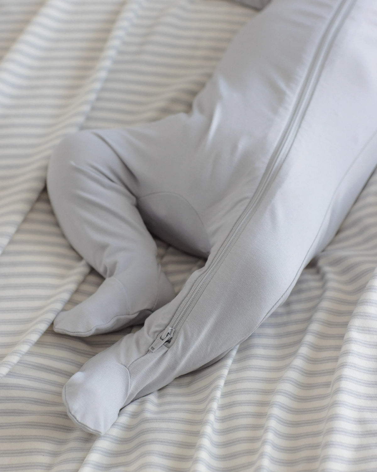 Quincy Mae Bamboo Zip Footie Cloud