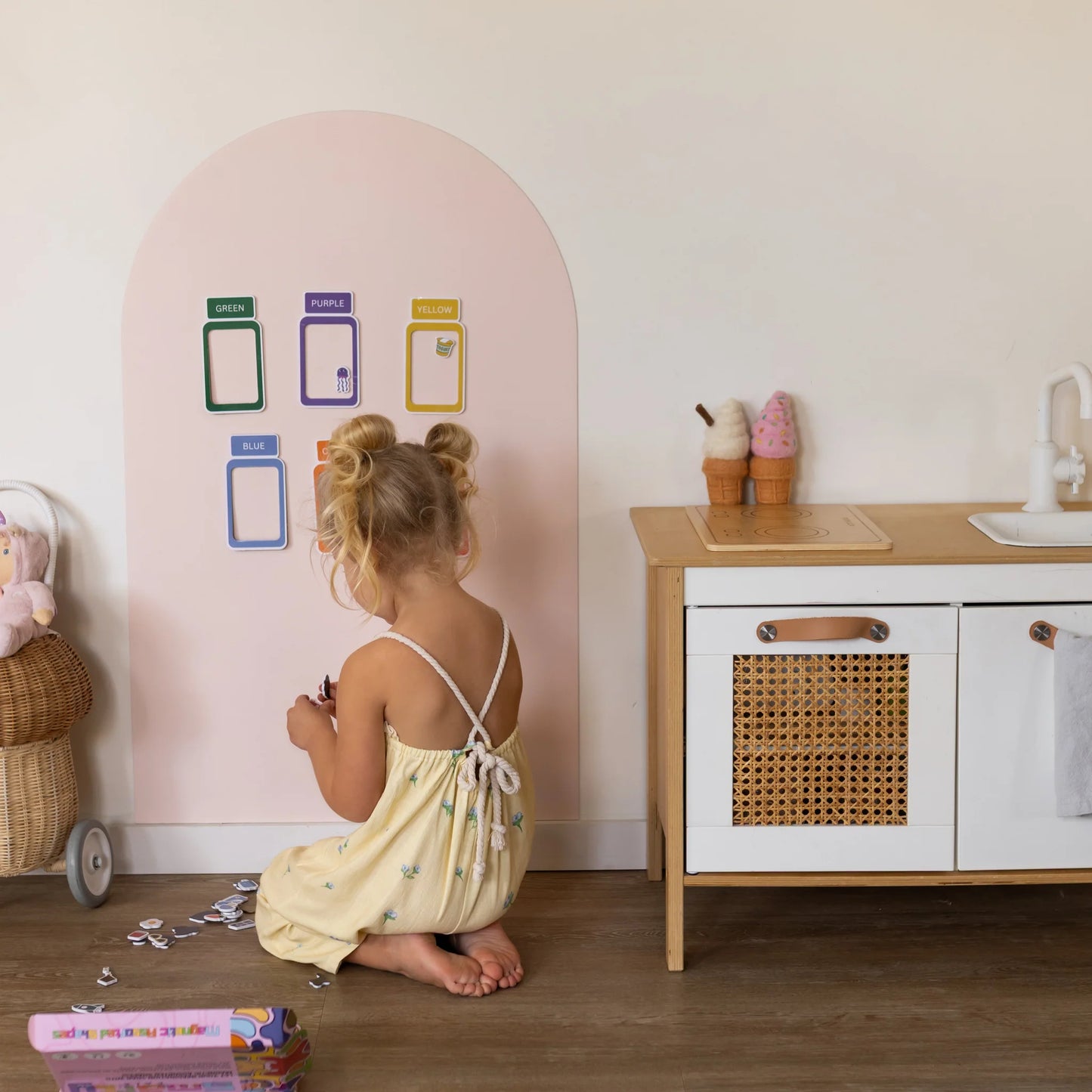 Smarty Pals - Magnetic Sorting Jars