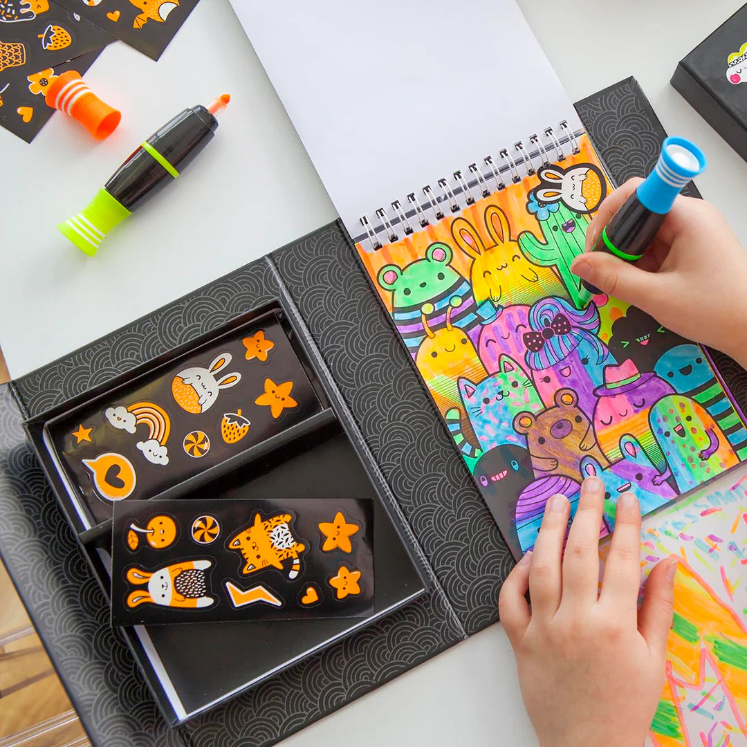 Tiger Tribe - Glow Friends Colouring Set