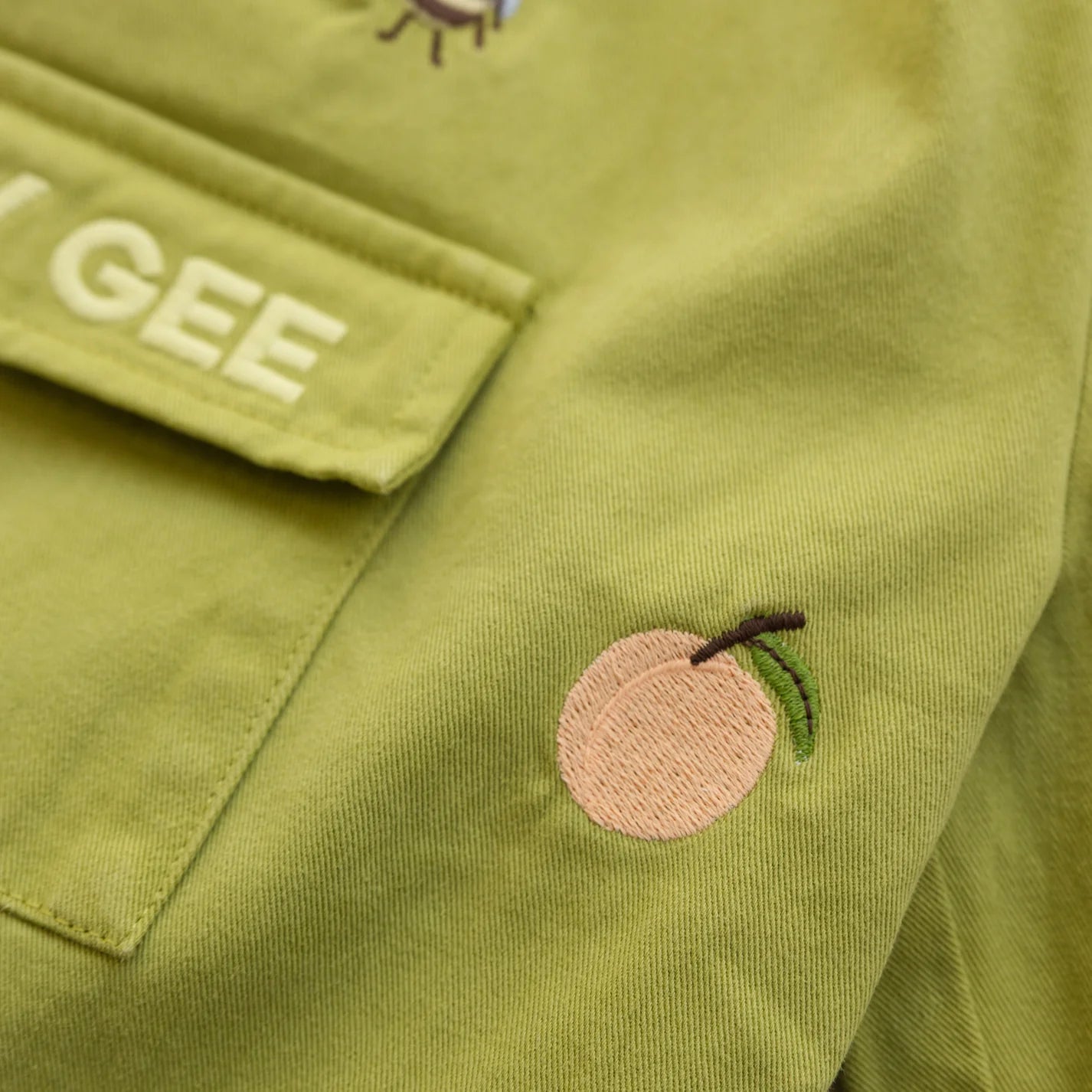 BY GEE Cropped Wide Leg Cargo Pant - Apple