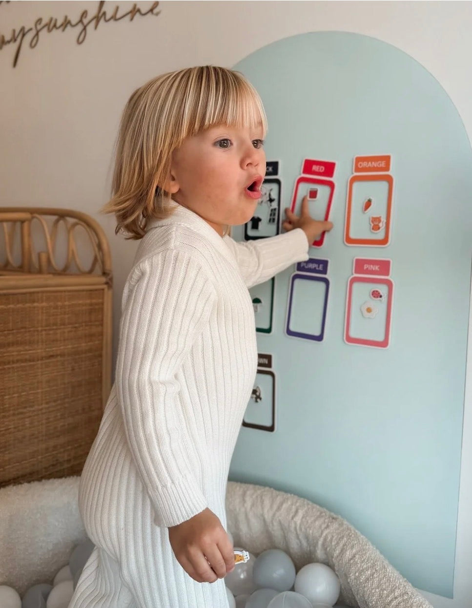 Smarty Pals Magnetic Play Wall Decal - Sky