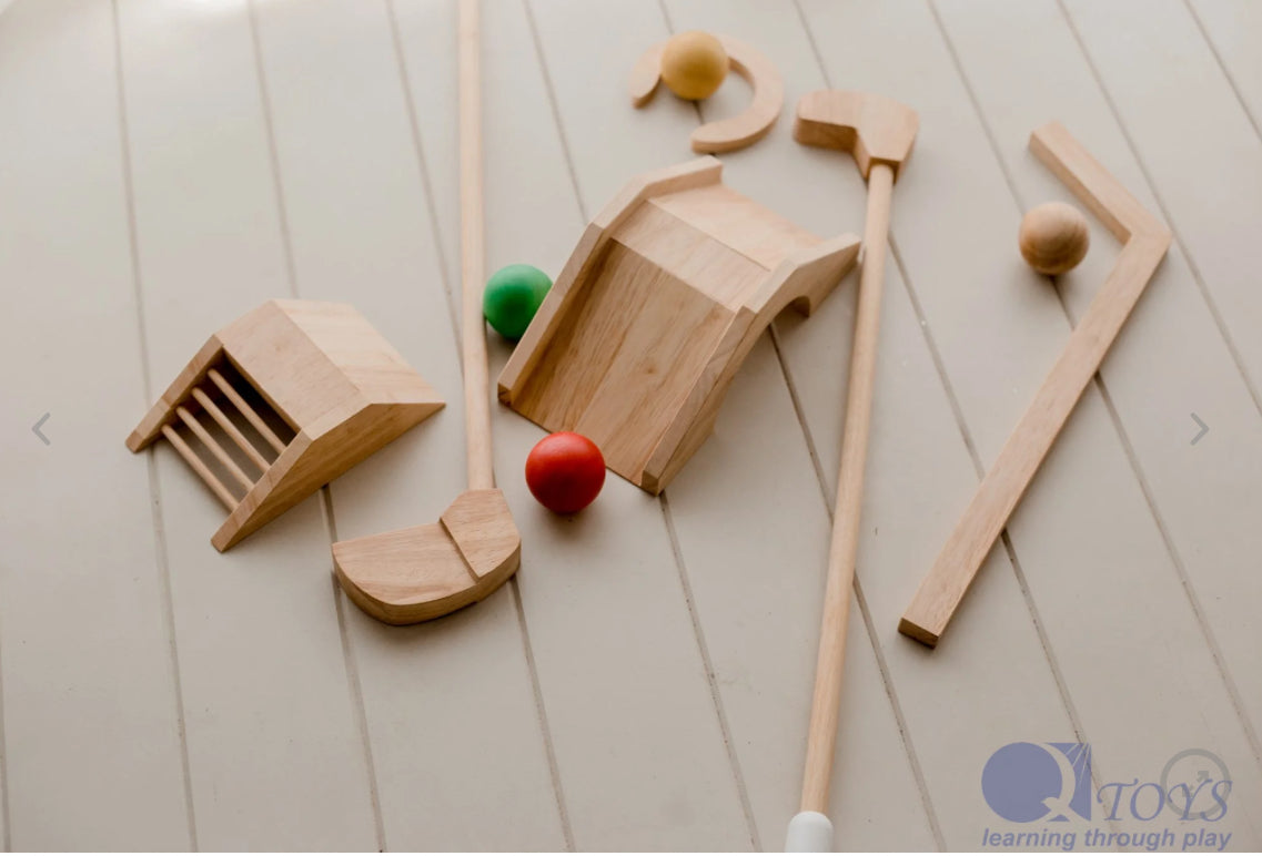 Qtoys Wooden Mini Golf Set