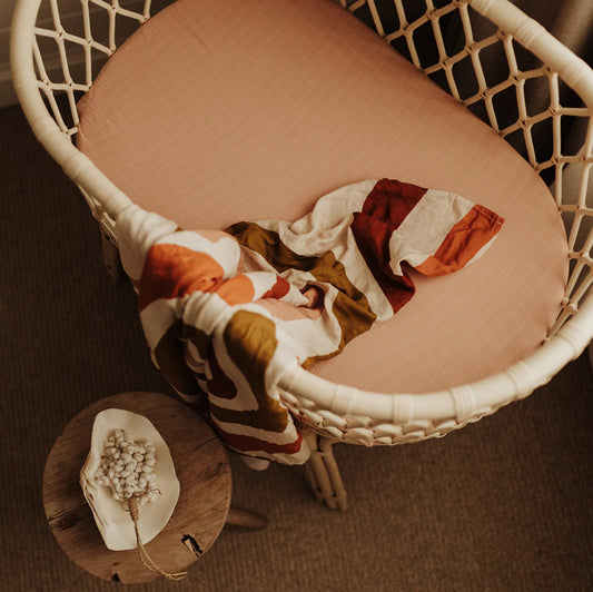 Snug as a bug & co - 100 % Organic Cotton Muslin Bassinet Sheet Rose