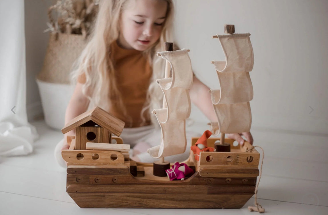 Qtoys Wooden Pirate Ship