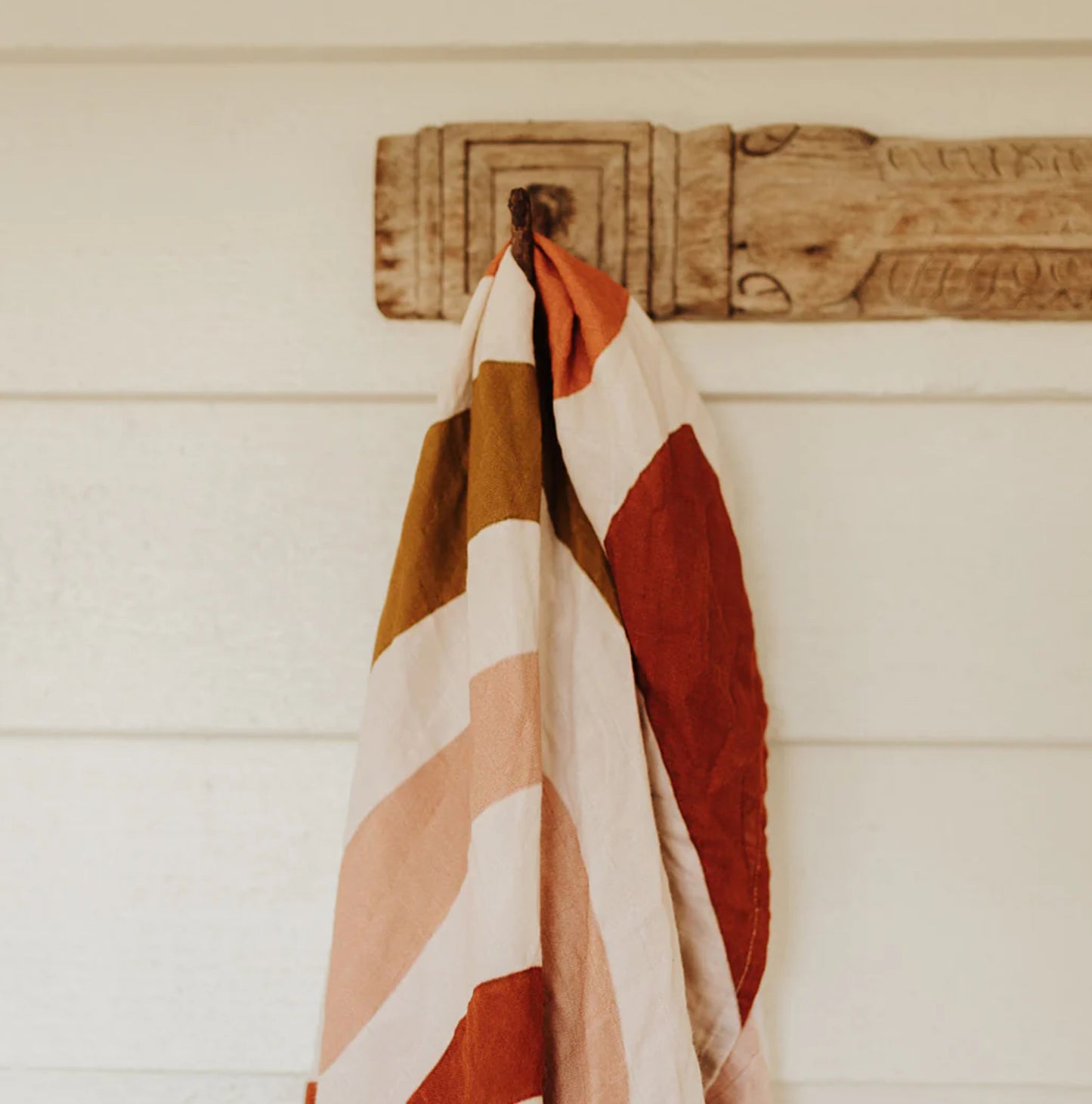 Snug as a bug & co - 100% Organic Cotton Muslin Swaddle Bohemian Rainbow