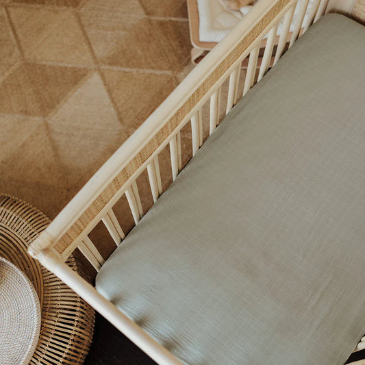 Snug as a bug & co - 100 % Organic Cotton Muslin Cot Sheet Moss