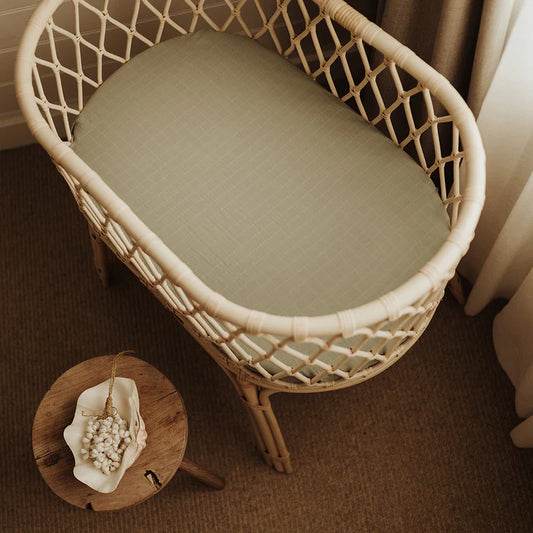 Snug as a bug & co - 100 % Organic Cotton Muslin Bassinet Sheet Moss