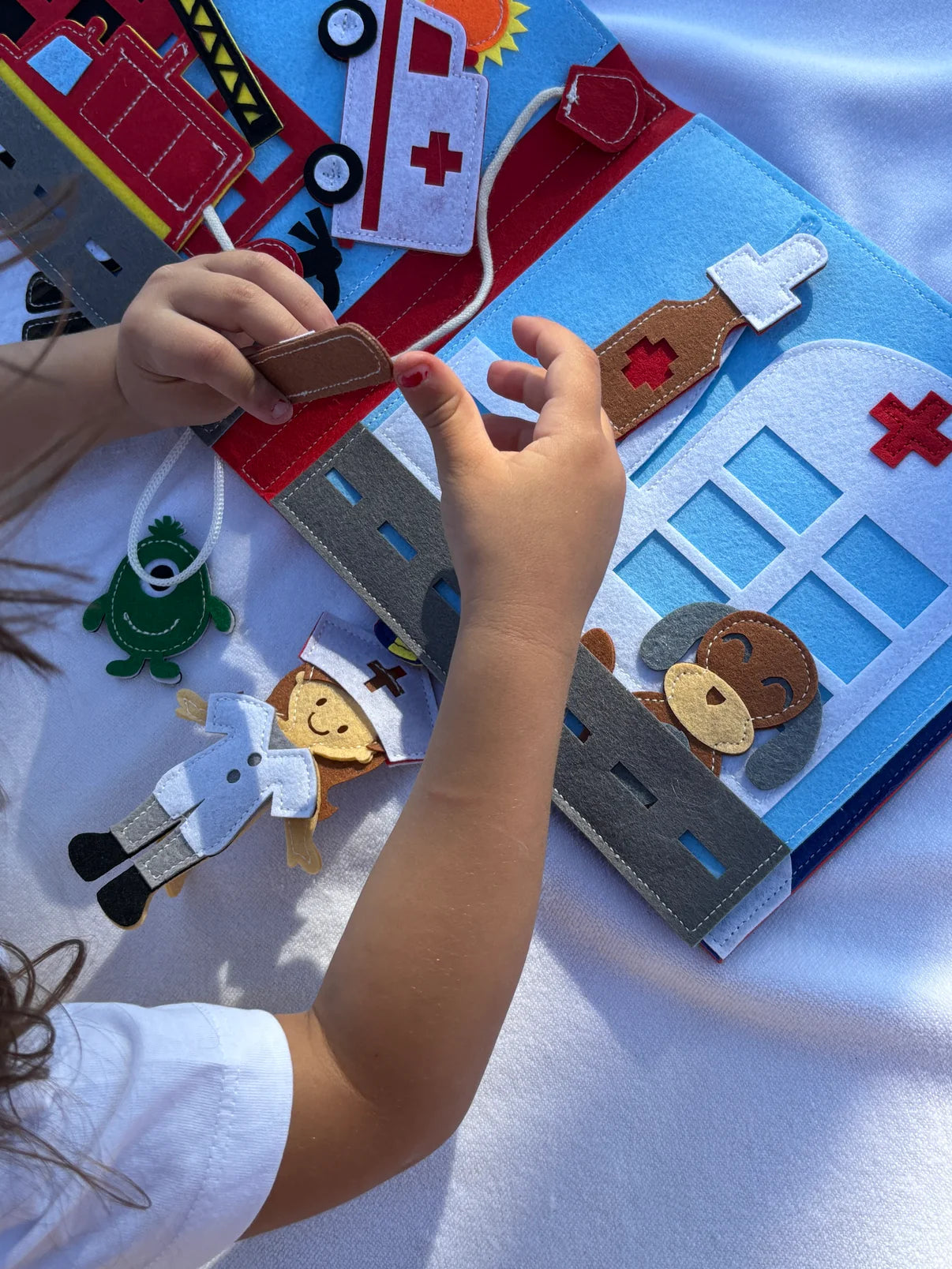 Smarty Pals - Role Players Busy Book