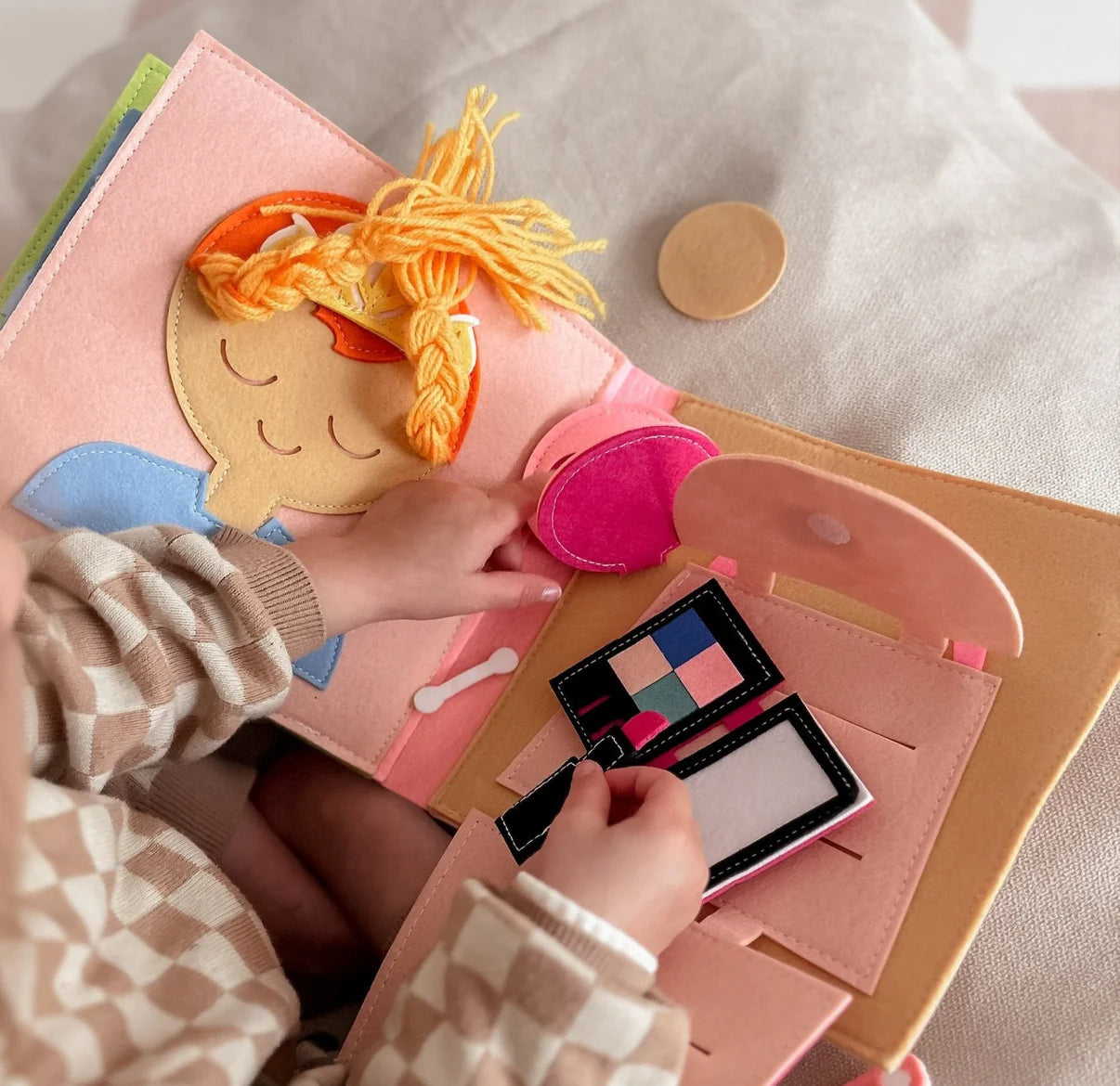 Smarty Pals - Lola Busy Book