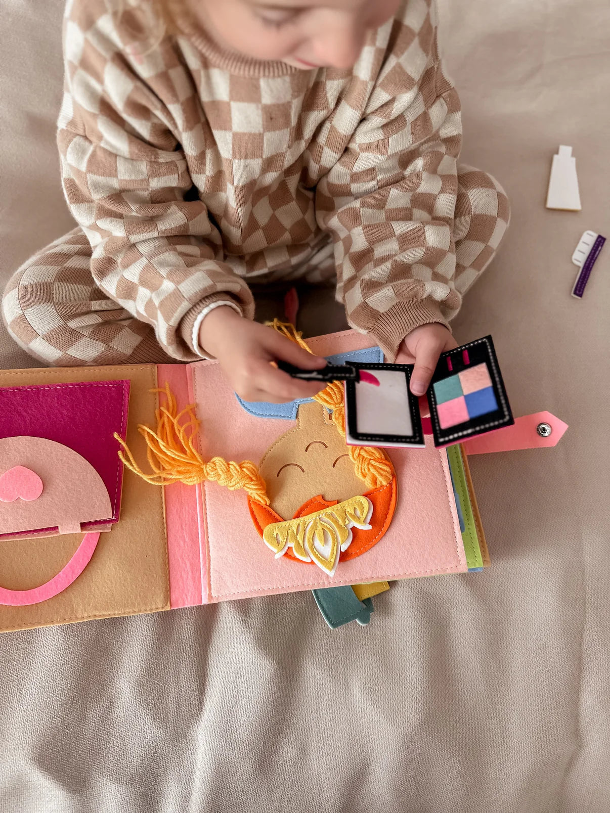 Smarty Pals - Lola Busy Book