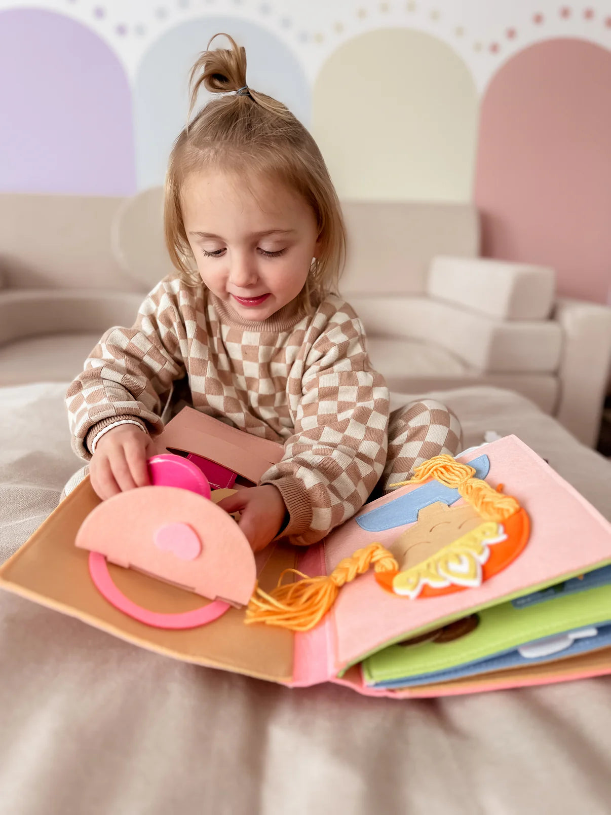 Smarty Pals - Lola Busy Book