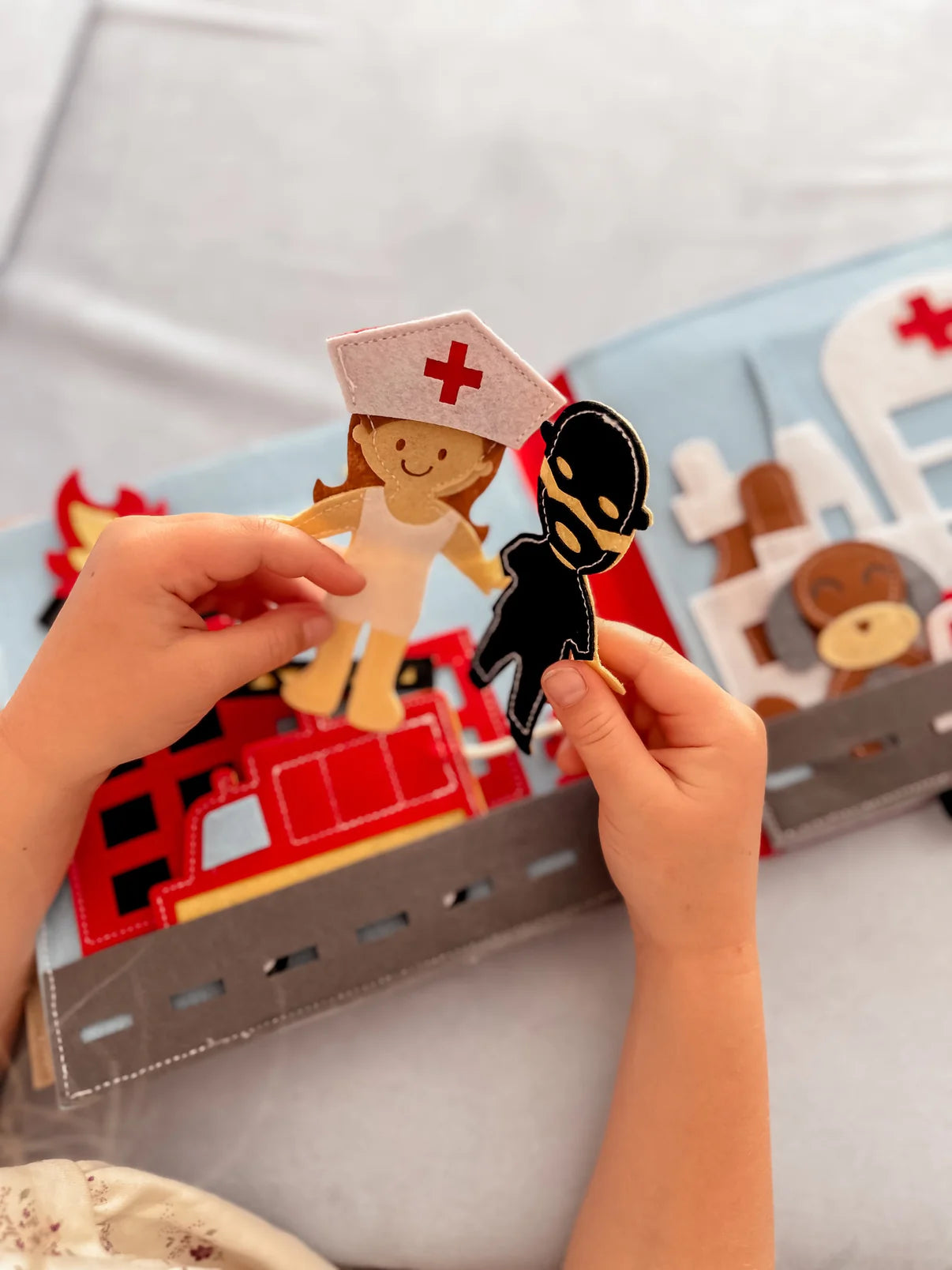 Smarty Pals - Role Players Busy Book