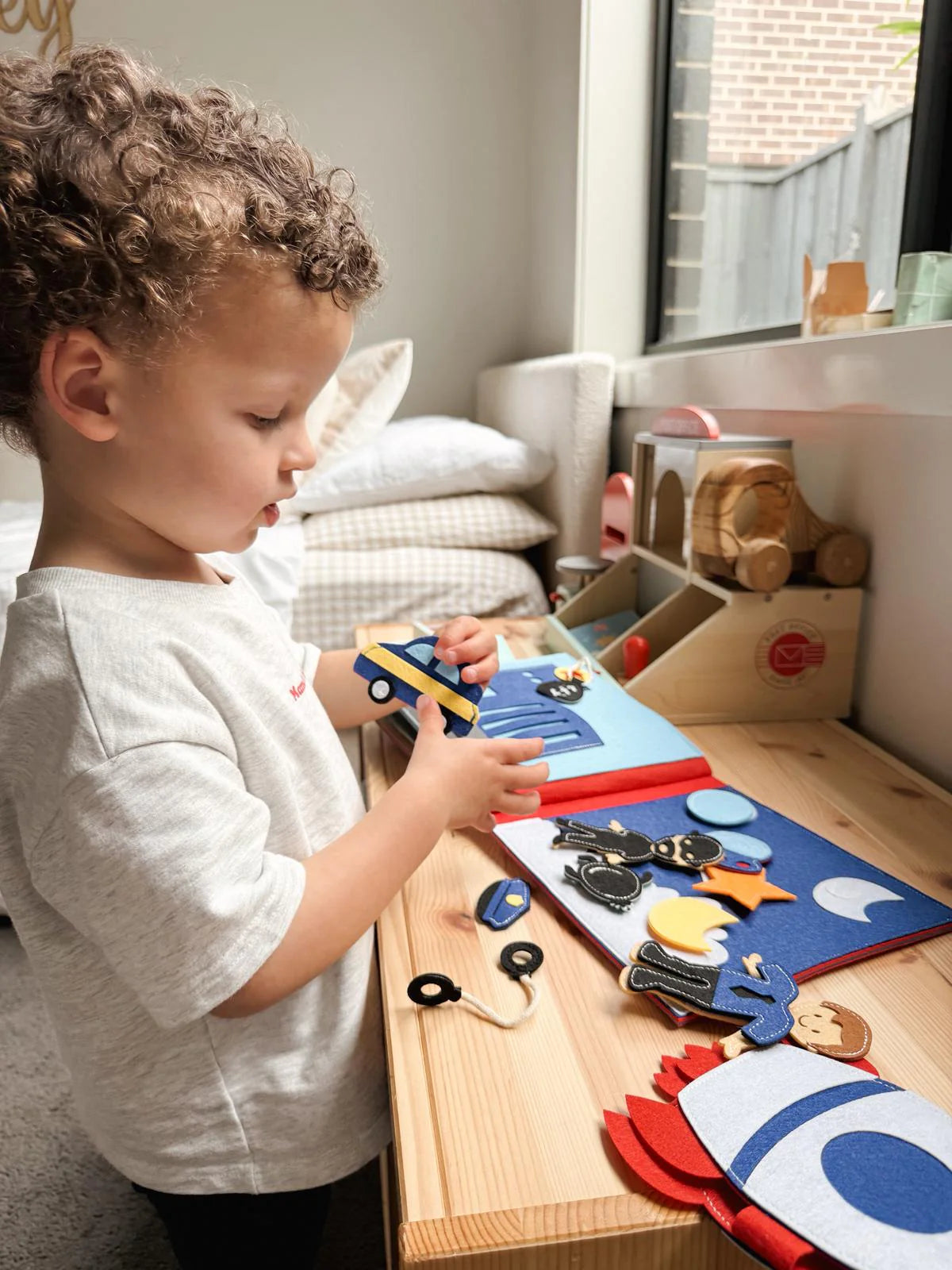 Smarty Pals - Role Players Busy Book